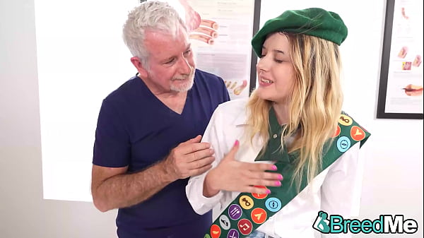 Reprodução Dez Hansen - Pornografia com diferença de idade com homem mais velho