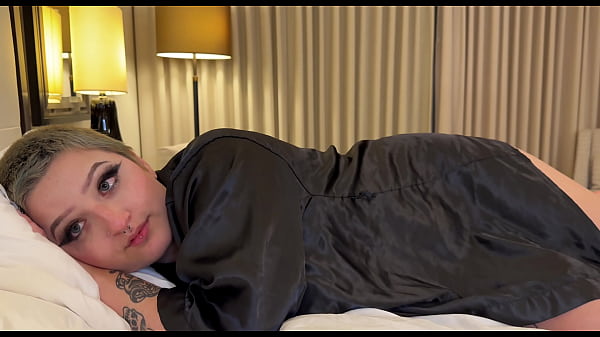 Casting Curvy: Compartilhando a cama nas férias com uma enteada pequena e gordinha