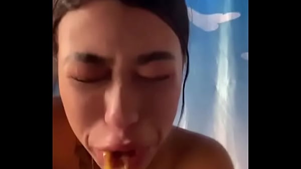 Fiatal roma lány durva megalázó kihívása