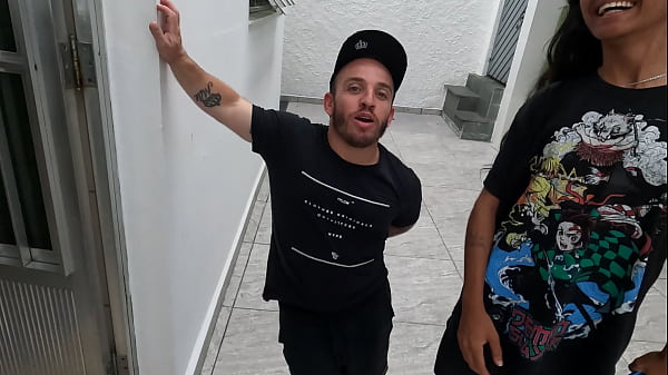Pitoco chegou junto da ninfeta e quer meter o ferro - Jasmine Santanna