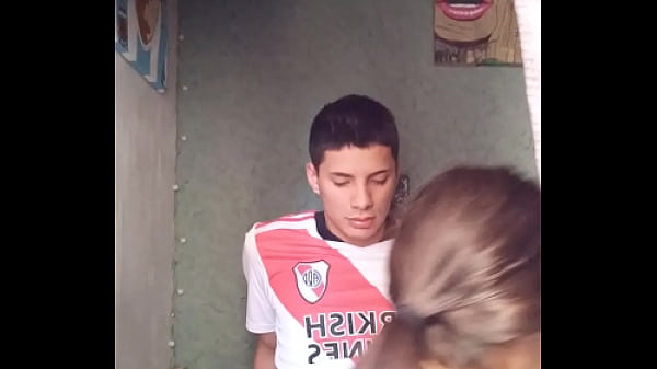 futbolista es Masturbado y tragado con la boca