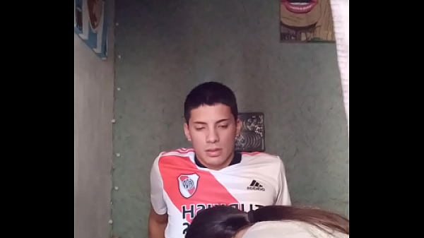 futbolista es Masturbado y tragado con la boca