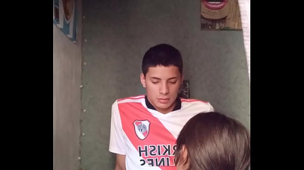 futbolista es Masturbado y tragado con la boca
