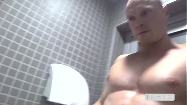 FITNESS TEEN GETS ASS TO MOUTH IN PUBLIC TOILET