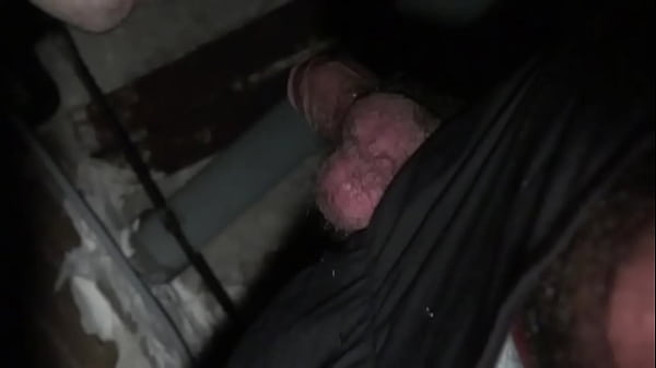 380 jovens badboys fodidos por anônimo no porão do discxret