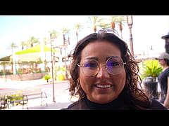  - Peachie Garcia Takes A Stroll Through Downtown Summerlin & Stops By Barnes & Nobles
