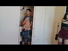  - Peguei o safado do meu meio irmão cheirando minha calcinha no guarda roupa e o castiguei dando a buceta pra ele