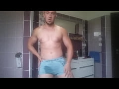  - Pissing v trenkách