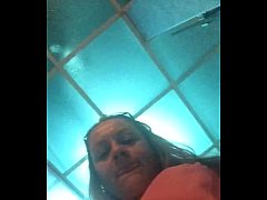  - María Moreno, Paisa masturbándose en un baño