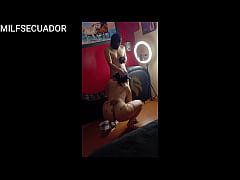  - Mi madrastra madura se disfraza de Chun Li