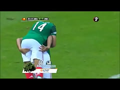  - Raul Jimenez mete sus dedos en el culo del Chicharito