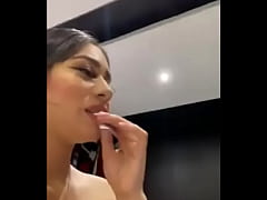  - Mi vecina me chupa la verga 1/2